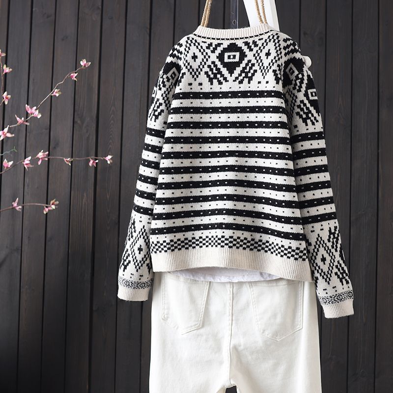 Lifestyle Casual Color-block Stripe Tweed Style Round Neck Knit Cardigan Slim Fit Sweater